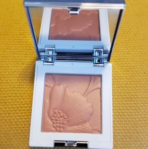 Clinique Allover Colour in Almond Blossom Blend